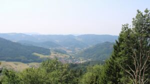 Dieses Bild zeigt eine Webcam-Aufnahme vom Achertal, aufgenommen am Donnerstag, den 30.07.2026 um 13:00 Uhr. Die Temperatur betrug 34.6°C.