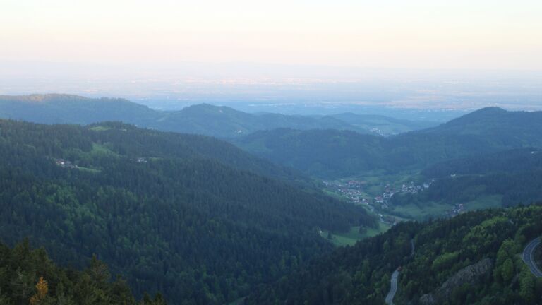 Dieses Bild zeigt eine Webcam-Aufnahme vom Achertal, aufgenommen am Mittwoch, den 07.05.2025 um 06:20 Uhr. Die Temperatur betrug 3.4°C.