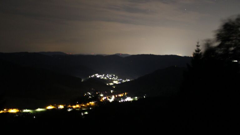 Dieses Bild zeigt eine Webcam-Aufnahme vom Achertal, aufgenommen am Mittwoch, den 15.07.2026 um 02:30 Uhr. Die Temperatur betrug 22°C.