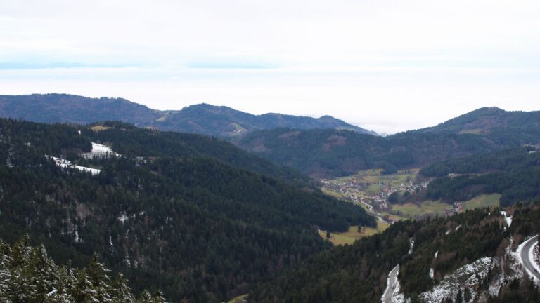 Dieses Bild zeigt eine Webcam-Aufnahme vom Achertal, aufgenommen am Donnerstag, den 19.02.2026 um 10:30 Uhr. Die Temperatur betrug 2.4°C.