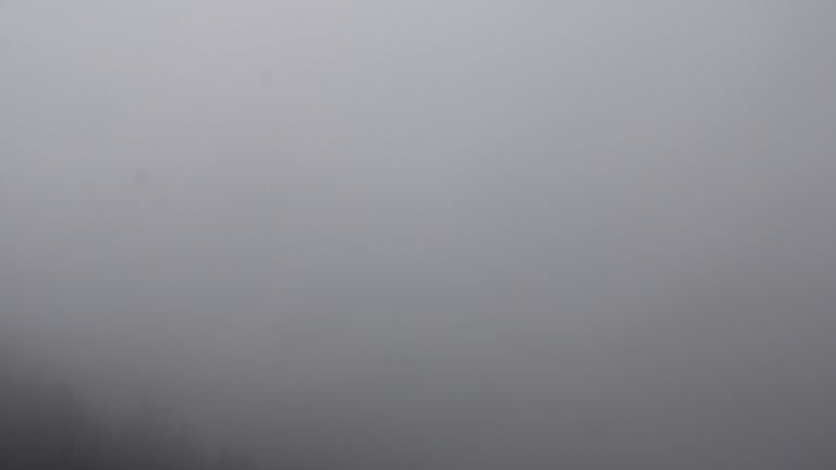 Dieses Bild zeigt eine Webcam-Aufnahme vom Achertal, aufgenommen am Dienstag, den 21.10.2025 um 16:00 Uhr. Die Temperatur betrug 8.6°C.