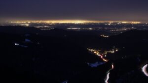 Dieses Bild zeigt eine Webcam-Aufnahme vom Achertal, aufgenommen am Sonntag, den 23.11.2025 um 17:30 Uhr. Die Temperatur betrug -1.7°C.