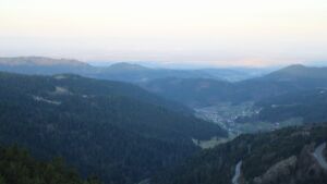 Dieses Bild zeigt eine Webcam-Aufnahme vom Achertal, aufgenommen am Dienstag, den 03.03.2026 um 07:30 Uhr. Die Temperatur betrug 7.5°C.