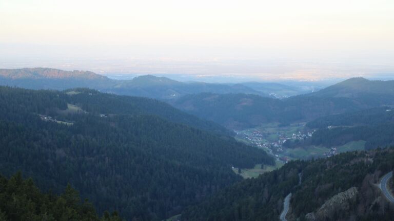 Dieses Bild zeigt eine Webcam-Aufnahme vom Achertal, aufgenommen am Dienstag, den 03.03.2026 um 07:30 Uhr. Die Temperatur betrug 7.5°C.