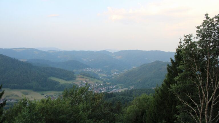 Dieses Bild zeigt eine Webcam-Aufnahme vom Achertal, aufgenommen am Freitag, den 31.07.2026 um 07:00 Uhr. Die Temperatur betrug 24.1°C.