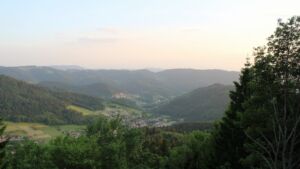 Dieses Bild zeigt eine Webcam-Aufnahme vom Achertal, aufgenommen am Dienstag, den 26.05.2026 um 20:40 Uhr. Die Temperatur betrug 26.4°C.