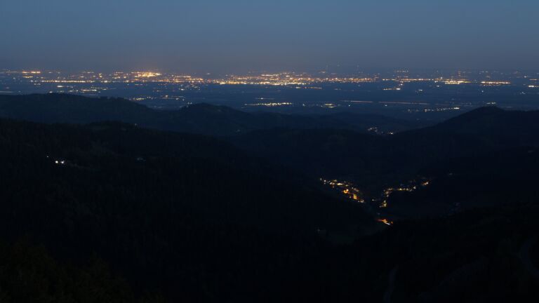 Dieses Bild zeigt eine Webcam-Aufnahme vom Achertal, aufgenommen am Donnerstag, den 23.04.2026 um 05:30 Uhr. Die Temperatur betrug 4.2°C.