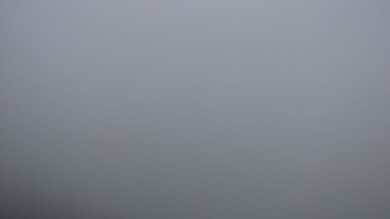 Dieses Bild zeigt eine Webcam-Aufnahme vom Achertal, aufgenommen am Dienstag, den 25.11.2025 um 08:30 Uhr. Die Temperatur betrug -0.4°C.