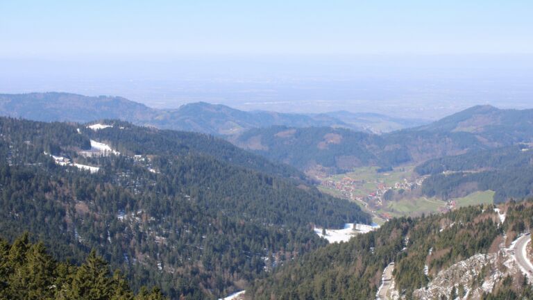 Dieses Bild zeigt eine Webcam-Aufnahme vom Achertal, aufgenommen am Donnerstag, den 02.04.2026 um 12:20 Uhr. Die Temperatur betrug 8°C.