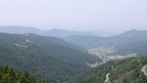 Dieses Bild zeigt eine Webcam-Aufnahme vom Achertal, aufgenommen am Samstag, den 14.06.2025 um 13:50 Uhr. Die Temperatur betrug 25°C.