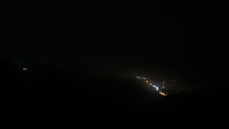 Dieses Bild zeigt eine Webcam-Aufnahme vom Achertal, aufgenommen am Montag, den 06.10.2025 um 06:00 Uhr. Die Temperatur betrug 3.9°C.