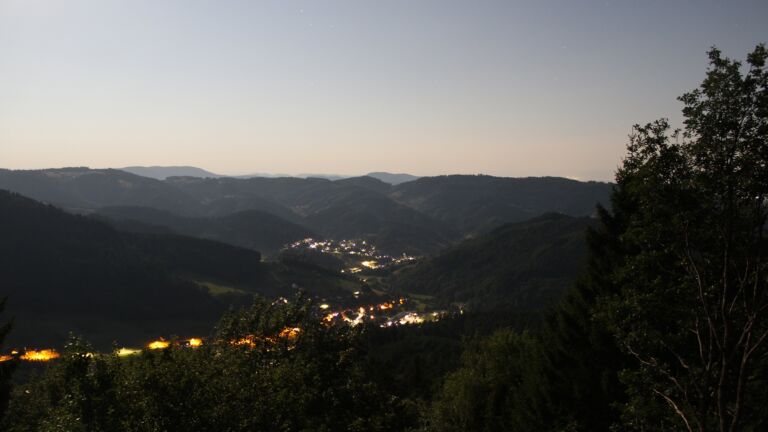 Dieses Bild zeigt eine Webcam-Aufnahme vom Achertal, aufgenommen am Donnerstag, den 30.07.2026 um 02:30 Uhr. Die Temperatur betrug 26.2°C.
