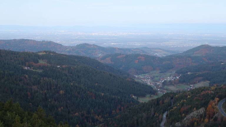 Dieses Bild zeigt eine Webcam-Aufnahme vom Achertal, aufgenommen am Mittwoch, den 29.10.2025 um 06:50 Uhr. Die Temperatur betrug 5.8°C.