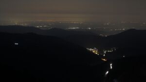 Dieses Bild zeigt eine Webcam-Aufnahme vom Achertal, aufgenommen am Montag, den 09.03.2026 um 05:10 Uhr. Die Temperatur betrug 8.1°C.