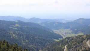 Dieses Bild zeigt eine Webcam-Aufnahme vom Achertal, aufgenommen am Samstag, den 18.04.2026 um 15:10 Uhr. Die Temperatur betrug 15.2°C.