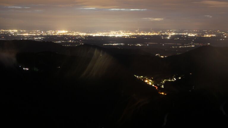 Dieses Bild zeigt eine Webcam-Aufnahme vom Achertal, aufgenommen am Montag, den 21.07.2025 um 22:40 Uhr. Die Temperatur betrug 11.4°C.