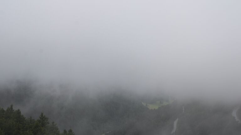 Dieses Bild zeigt eine Webcam-Aufnahme vom Achertal, aufgenommen am Montag, den 01.09.2025 um 12:20 Uhr. Die Temperatur betrug 12.2°C.