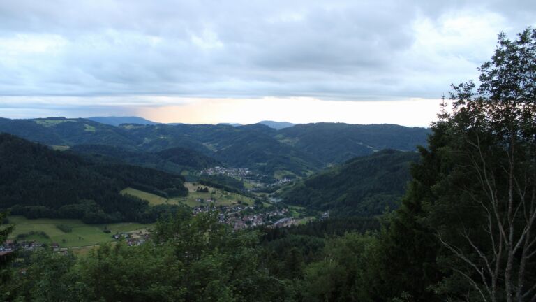 Dieses Bild zeigt eine Webcam-Aufnahme vom Achertal, aufgenommen am Mittwoch, den 10.06.2026 um 20:50 Uhr. Die Temperatur betrug 9.6°C.