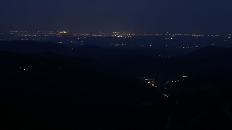 Dieses Bild zeigt eine Webcam-Aufnahme vom Achertal, aufgenommen am Donnerstag, den 14.08.2025 um 05:20 Uhr. Die Temperatur betrug 23°C.