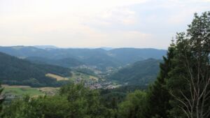 Dieses Bild zeigt eine Webcam-Aufnahme vom Achertal, aufgenommen am Sonntag, den 28.06.2026 um 19:50 Uhr. Die Temperatur betrug 32.1°C.