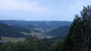 Dieses Bild zeigt eine Webcam-Aufnahme vom Achertal, aufgenommen am Sonntag, den 26.07.2026 um 05:40 Uhr. Die Temperatur betrug 18.1°C.