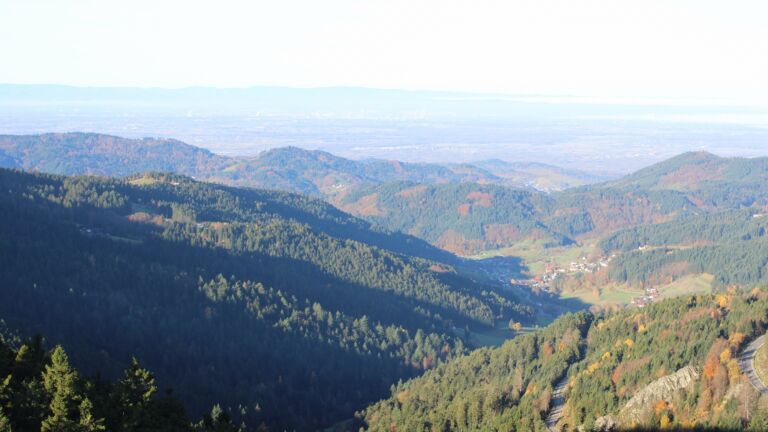 Dieses Bild zeigt eine Webcam-Aufnahme vom Achertal, aufgenommen am Dienstag, den 04.11.2025 um 09:20 Uhr. Die Temperatur betrug 10.7°C.