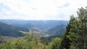 Dieses Bild zeigt eine Webcam-Aufnahme vom Achertal, aufgenommen am Samstag, den 22.08.2026 um 15:30 Uhr. Die Temperatur betrug 18.1°C.