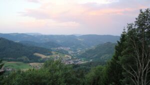 Dieses Bild zeigt eine Webcam-Aufnahme vom Achertal, aufgenommen am Sonntag, den 21.06.2026 um 05:40 Uhr. Die Temperatur betrug 24.8°C.