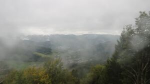 Dieses Bild zeigt eine Webcam-Aufnahme vom Achertal, aufgenommen am Samstag, den 17.10.2026 um 16:40 Uhr. Die Temperatur betrug 7.4°C.