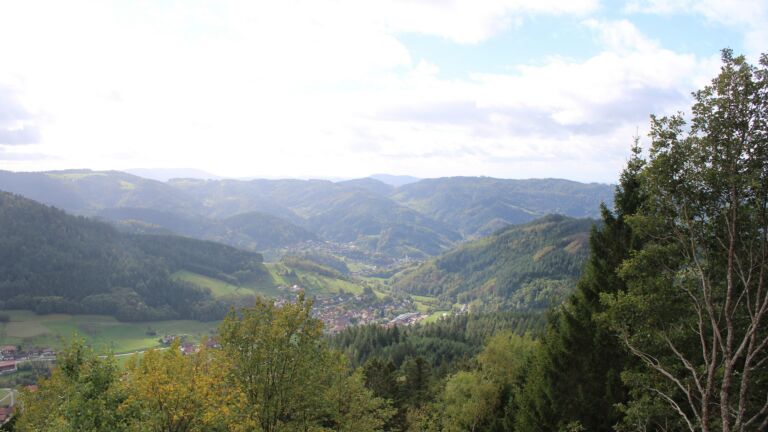 Dieses Bild zeigt eine Webcam-Aufnahme vom Achertal, aufgenommen am Donnerstag, den 22.10.2026 um 13:50 Uhr. Die Temperatur betrug 8.3°C.