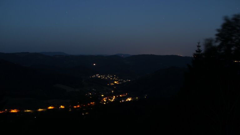 Dieses Bild zeigt eine Webcam-Aufnahme vom Achertal, aufgenommen am Mittwoch, den 24.06.2026 um 04:10 Uhr. Die Temperatur betrug 24.1°C.