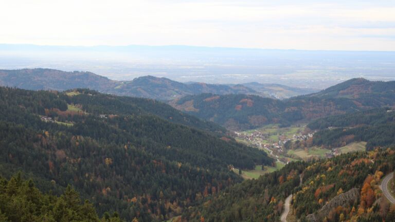 Dieses Bild zeigt eine Webcam-Aufnahme vom Achertal, aufgenommen am Mittwoch, den 29.10.2025 um 16:00 Uhr. Die Temperatur betrug 11.3°C.