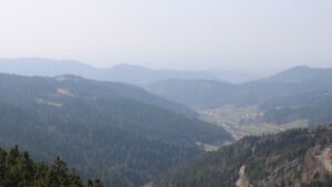 Dieses Bild zeigt eine Webcam-Aufnahme vom Achertal, aufgenommen am Montag, den 09.03.2026 um 13:50 Uhr. Die Temperatur betrug 10.3°C.