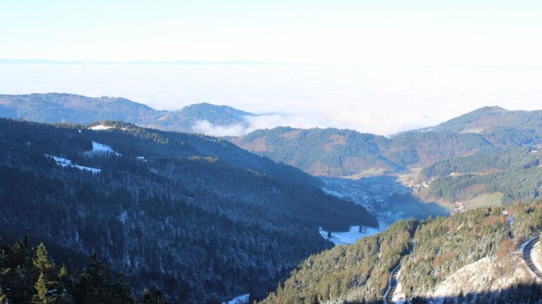 Dieses Bild zeigt eine Webcam-Aufnahme vom Achertal, aufgenommen am Samstag, den 22.11.2025 um 09:40 Uhr. Die Temperatur betrug -3.9°C.