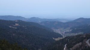 Dieses Bild zeigt eine Webcam-Aufnahme vom Achertal, aufgenommen am Freitag, den 06.03.2026 um 06:50 Uhr. Die Temperatur betrug 11.2°C.