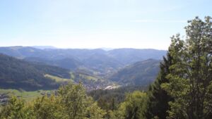 Dieses Bild zeigt eine Webcam-Aufnahme vom Achertal, aufgenommen am Freitag, den 25.09.2026 um 16:00 Uhr. Die Temperatur betrug 21.9°C.