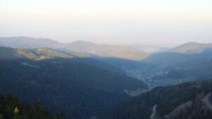 Dieses Bild zeigt eine Webcam-Aufnahme vom Achertal, aufgenommen am Freitag, den 20.03.2026 um 07:10 Uhr. Die Temperatur betrug 2.6°C.