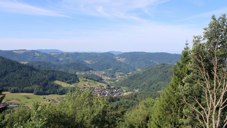 Dieses Bild zeigt eine Webcam-Aufnahme vom Achertal, aufgenommen am Samstag, den 11.07.2026 um 09:40 Uhr. Die Temperatur betrug 27.3°C.