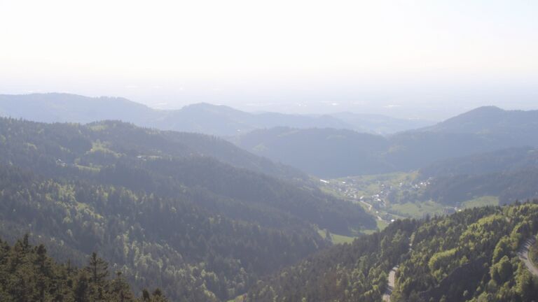 Dieses Bild zeigt eine Webcam-Aufnahme vom Achertal, aufgenommen am Mittwoch, den 29.04.2026 um 18:20 Uhr. Die Temperatur betrug 12.2°C.