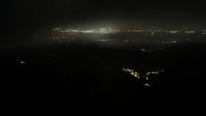 Dieses Bild zeigt eine Webcam-Aufnahme vom Achertal, aufgenommen am Montag, den 15.09.2025 um 03:30 Uhr. Die Temperatur betrug 13.2°C.