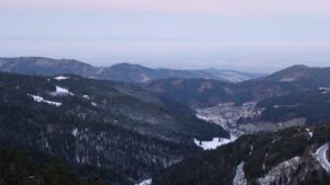 Dieses Bild zeigt eine Webcam-Aufnahme vom Achertal, aufgenommen am Sonntag, den 23.11.2025 um 07:20 Uhr. Die Temperatur betrug -2.9°C.