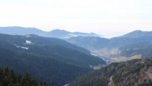 Dieses Bild zeigt eine Webcam-Aufnahme vom Achertal, aufgenommen am Donnerstag, den 22.01.2026 um 14:00 Uhr. Die Temperatur betrug 8.8°C.