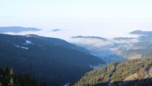 Dieses Bild zeigt eine Webcam-Aufnahme vom Achertal, aufgenommen am Montag, den 19.01.2026 um 10:00 Uhr. Die Temperatur betrug 5.4°C.