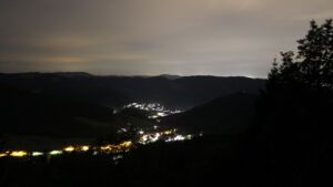 Dieses Bild zeigt eine Webcam-Aufnahme vom Achertal, aufgenommen am Freitag, den 17.07.2026 um 03:40 Uhr. Die Temperatur betrug 19.4°C.