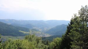 Dieses Bild zeigt eine Webcam-Aufnahme vom Achertal, aufgenommen am Samstag, den 18.07.2026 um 17:30 Uhr. Die Temperatur betrug 25.9°C.