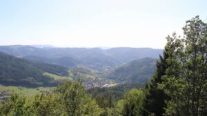 Dieses Bild zeigt eine Webcam-Aufnahme vom Achertal, aufgenommen am Dienstag, den 08.09.2026 um 16:00 Uhr. Die Temperatur betrug 30.2°C.