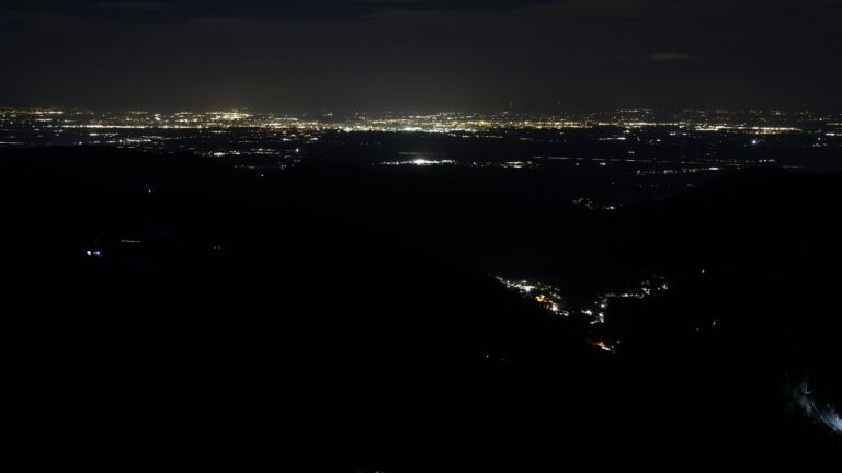 Dieses Bild zeigt eine Webcam-Aufnahme vom Achertal, aufgenommen am Freitag, den 16.01.2026 um 07:00 Uhr. Die Temperatur betrug 4.7°C.