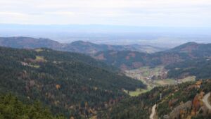 Dieses Bild zeigt eine Webcam-Aufnahme vom Achertal, aufgenommen am Samstag, den 01.11.2025 um 11:40 Uhr. Die Temperatur betrug 12.4°C.