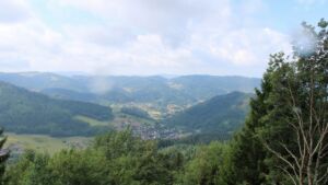 Dieses Bild zeigt eine Webcam-Aufnahme vom Achertal, aufgenommen am Montag, den 27.07.2026 um 11:40 Uhr. Die Temperatur betrug 16.9°C.