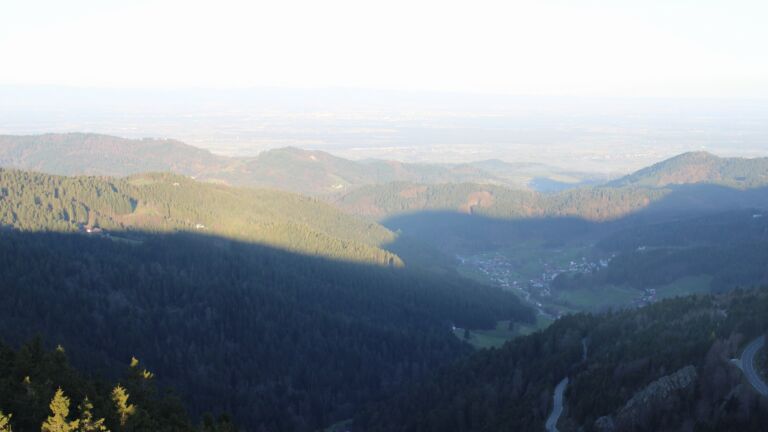 Dieses Bild zeigt eine Webcam-Aufnahme vom Achertal, aufgenommen am Dienstag, den 07.04.2026 um 07:40 Uhr. Die Temperatur betrug 9.6°C.